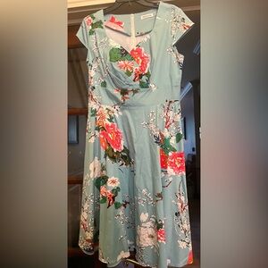 Vintage floral cotton dress - Perfect for anytime!